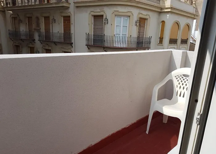 Marítimo UrbanHostal